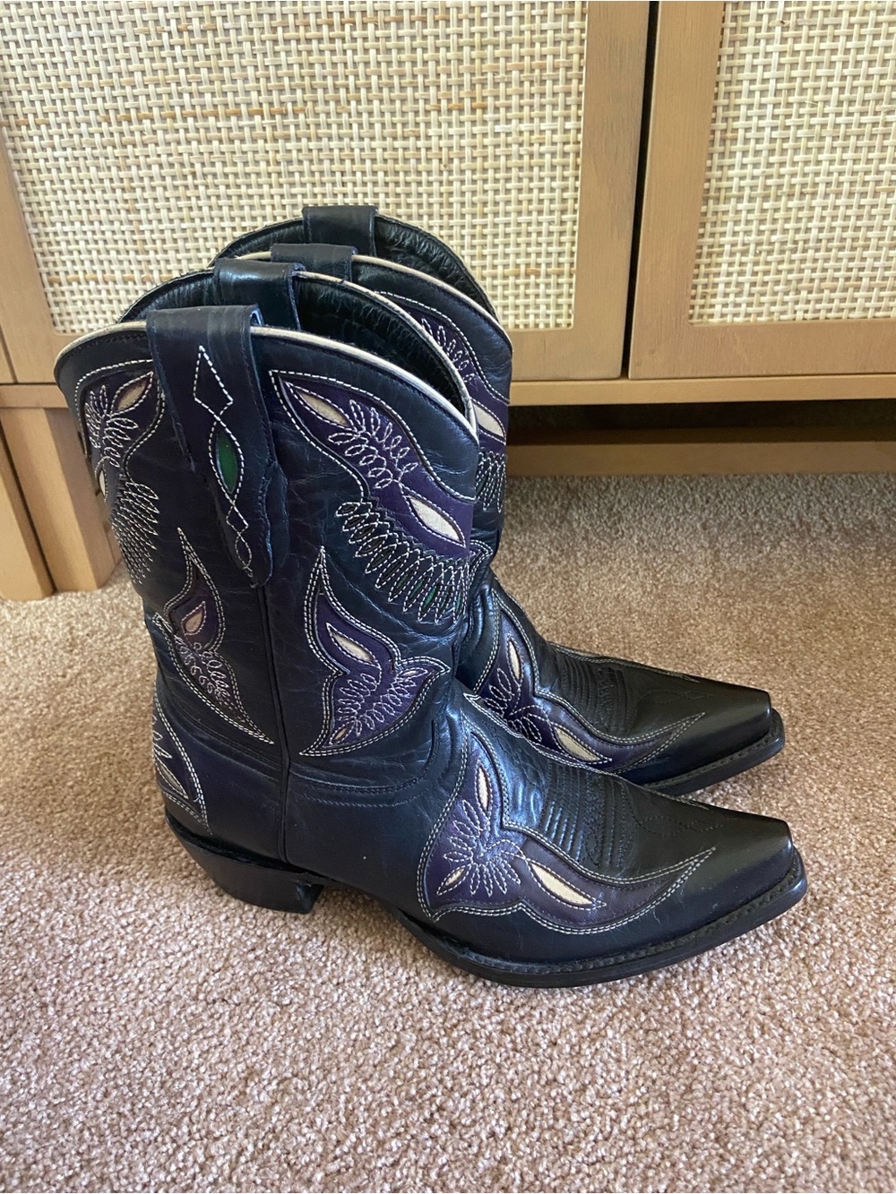 ALLENS BOOTS WOMENS SIZE 9.5 B WESTERN EMBRODERIED COWGIRL BOOTS~AMAZING!